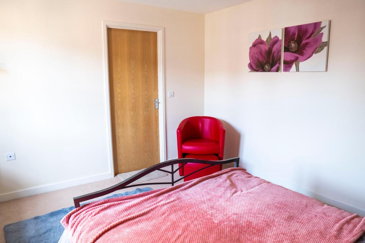 Spacious Two Bedrooms Apartment For Business And Holiday Portsmouth Exterior photo